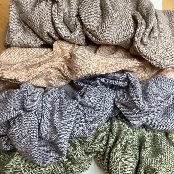 QUO 4 Matte Scrunchies - Picture 4 of 5